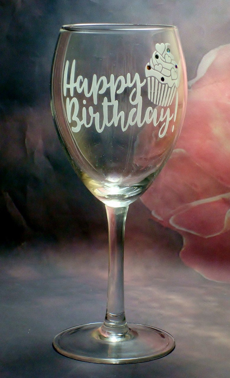 Personalized Happy Birthday Wine Glass with Cupcake and Swarovski Sprinkles Wine Glass Girlfriend Mom Grandmother Co Worker Birthday Gift