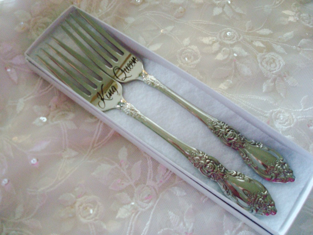 Wedding Couple Gift Bridal Shower Gift King and Queen Wedding or Anniversary Cake Fork Set Gift - Quality Oneida Silverware